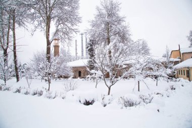 Gabala Juma Camii Azerbaycan'ın en eski camilerinden biridir. Cami karla kaplıdır. Gabala şehrinde Azerbaycan Juma Camii. 5 Ocak 2018