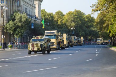Bakü'nün 15 Eylül'de Ermenilerden kurtuluşu şerefine Azerbaycan'ın askeri geçit töreni. Azerbaycan Silahlı Kuvvetleri'nin askeri geçit töreni. Bakü Azerbaycan. Eylül 15, 2018
