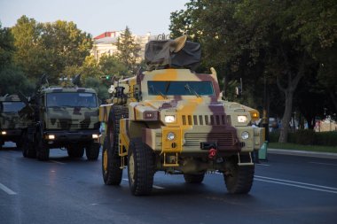 Bakü'nün 15 Eylül'de Ermenilerden kurtuluşu şerefine Azerbaycan'ın askeri geçit töreni. Azerbaycan Silahlı Kuvvetleri'nin askeri geçit töreni. Bakü Azerbaycan. Eylül 15, 2018