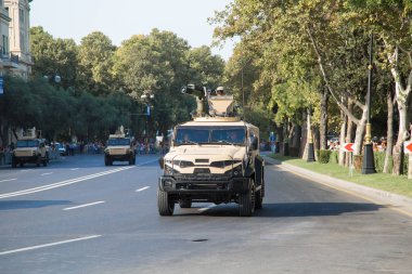 Bakü'nün 15 Eylül'de Ermenilerden kurtuluşu şerefine Azerbaycan'ın askeri geçit töreni. Azerbaycan Silahlı Kuvvetleri'nin askeri geçit töreni. Bakü Azerbaycan. Eylül 15, 2018