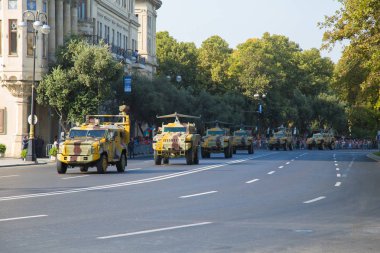Bakü'nün 15 Eylül'de Ermenilerden kurtuluşu şerefine Azerbaycan'ın askeri geçit töreni. Azerbaycan Silahlı Kuvvetleri'nin askeri geçit töreni. Bakü Azerbaycan. Eylül 15, 2018