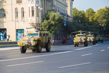 Bakü'nün 15 Eylül'de Ermenilerden kurtuluşu şerefine Azerbaycan'ın askeri geçit töreni. Azerbaycan Silahlı Kuvvetleri'nin askeri geçit töreni. Bakü Azerbaycan. Eylül 15, 2018