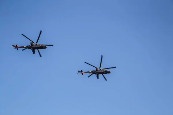 Bakü'nün 15 Eylül'de Ermenilerden kurtuluşu şerefine Azerbaycan'ın askeri geçit töreni. Azerbaycan Silahlı Kuvvetleri'nin askeri geçit töreni. Bakü Azerbaycan. Eylül 15, 2018