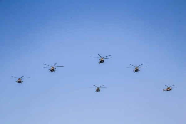 Bakü'nün 15 Eylül'de Ermenilerden kurtuluşu şerefine Azerbaycan'ın askeri geçit töreni. Azerbaycan Silahlı Kuvvetleri'nin askeri geçit töreni. Bakü Azerbaycan. Eylül 15, 2018