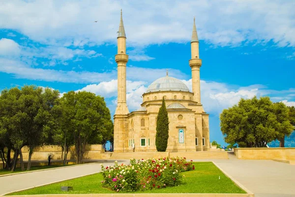 Shahid Mosque Mecset Bakuban Azerbajdzsán Kilátás Nyílik Történelmi Modern Építészet — Stock Fotó