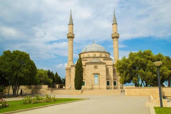 Mezquita Mezquita Shahid Bakú Azerbaiyán Vistas Arquitectura Histórica Moderna Cerca — Foto de Stock