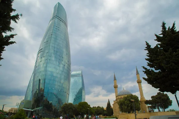 Shahid Mosque Mecset Bakuban Azerbajdzsán Kilátás Nyílik Történelmi Modern Építészet — Stock Fotó