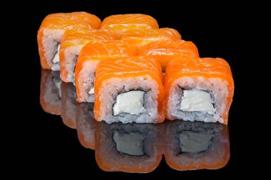 Siyah cam, yansıma suşi rulo .