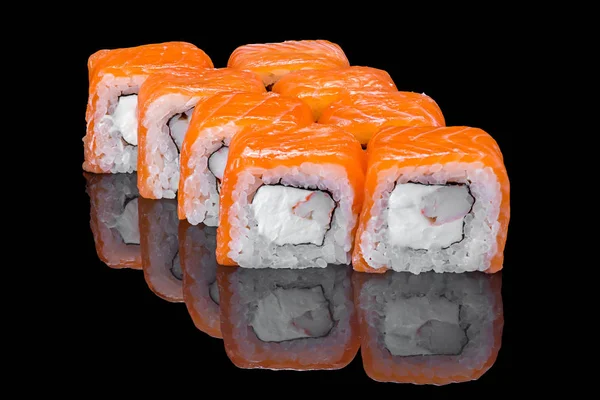 Rollos Sushi Sobre Vidrio Negro Reflejo — Foto de Stock