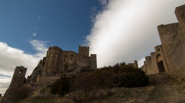 Castillo en una montaa