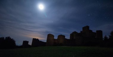 Castillo en una montaa