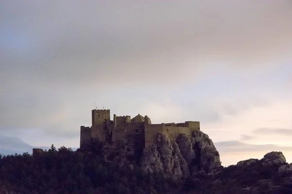 Castillo Una Montaa — стоковое фото