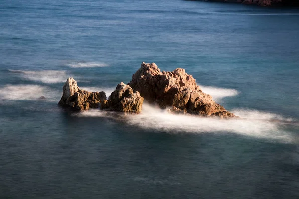 Playa Con Rocas Cielo Con Efectos Fotografa — Stockfoto