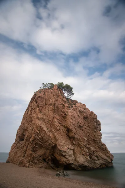 Playa Con Rocas Cielo Con Efectos Fotografía — Foto de Stock