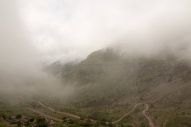 İspanya 'da mavi gökyüzü olan doğal manzara