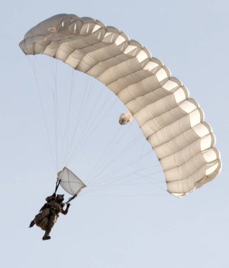 İspanya 'da mavi gökyüzü olan doğal manzara