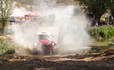 yarış otomobillerinin rekabet