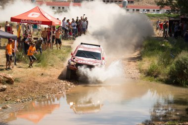 yarış otomobillerinin rekabet