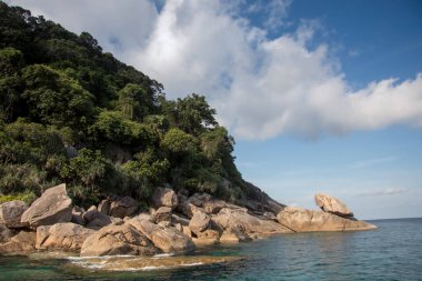 plaj kayalar ve gökyüzü fotoğraf efektleri ile