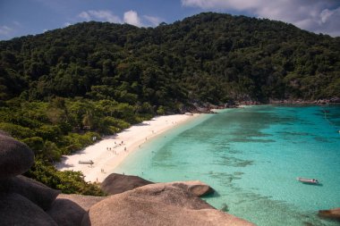 plaj kayalar ve gökyüzü fotoğraf efektleri ile