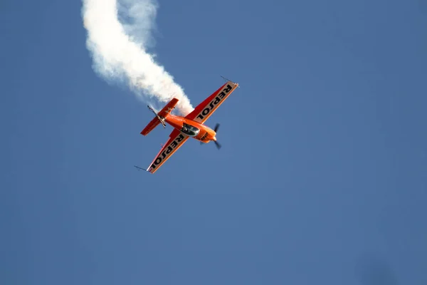 Flygplan Som Gör Stunts Spanien — Stockfoto