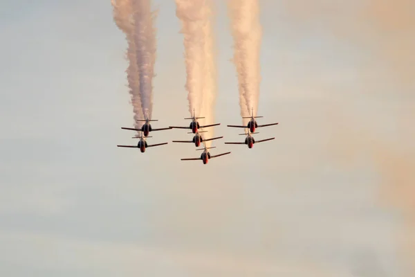 Uçak Spanya Stunts Yapıyor — Stok fotoğraf