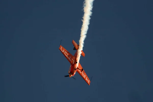 Flygplan Som Gör Stunts Spanien — Stockfoto