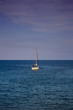 plaj kayalar ve gökyüzü fotoğraf efektleri ile