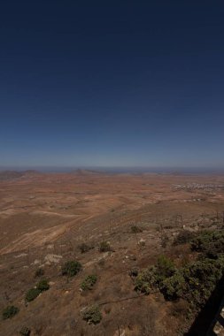 Deniz taşlarının ve kumların doğal manzarası
