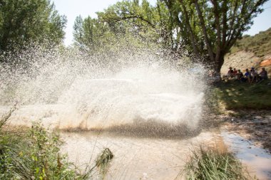 yarış otomobillerinin rekabet