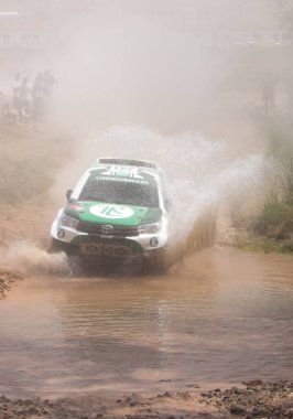 yarış otomobillerinin rekabet