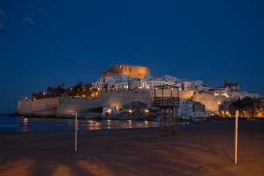 Tipik kasaba evleri ve sokakları ile