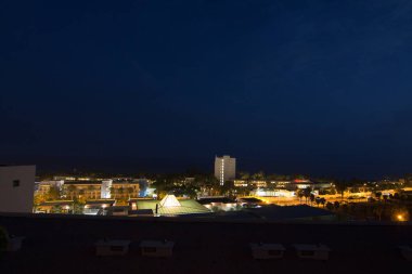 Tipik kasaba evleri ve sokakları ile