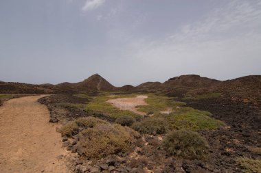 İspanya 'da mavi gökyüzü olan doğal manzara