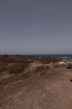 İspanya 'da mavi gökyüzü olan doğal manzara