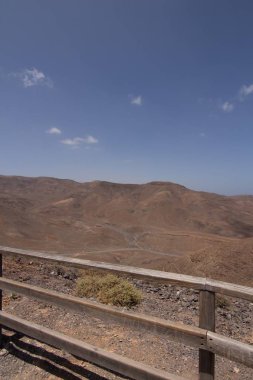 İspanya 'da mavi gökyüzü olan doğal manzara