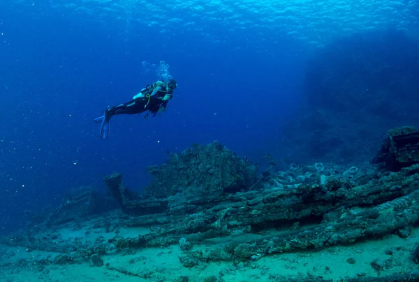 Barco Hundido Con Bajo Mar — Foto de Stock