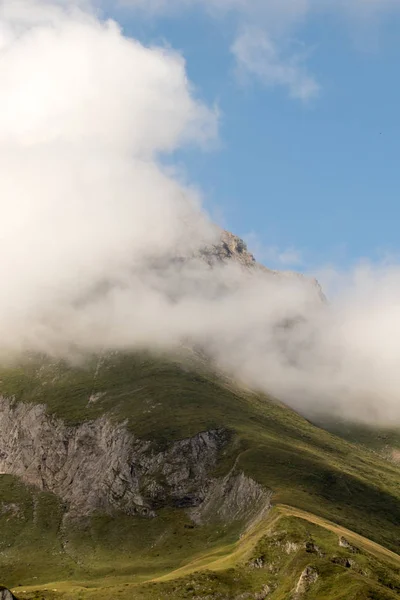 Paesaggio Montagne Cielo Blu — Foto Stock