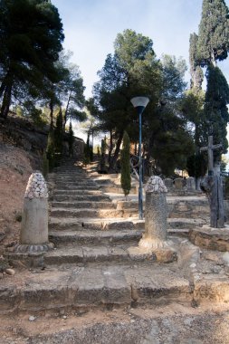 Gün batımlı dağlı doğa manzarası