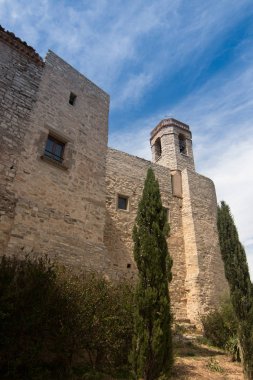 Tipik kasaba evleri ve sokakları ile