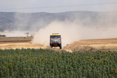 İspanya'da rekabet te yarış kamyonu