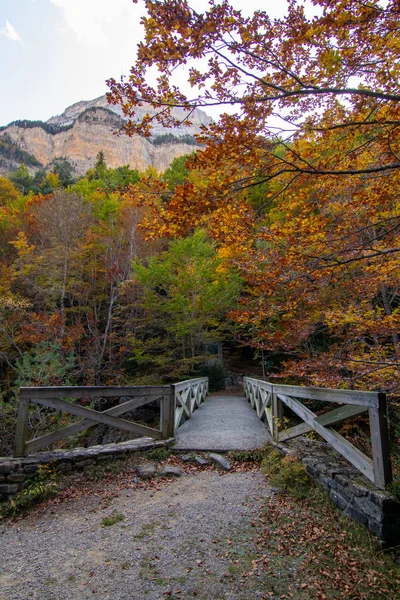 Naturalny Krajobraz Błękitnym Niebem Hiszpanii — Zdjęcie stockowe