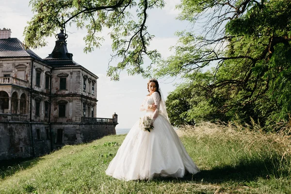 Nádherný portrét krásné nevěsty — Stock fotografie