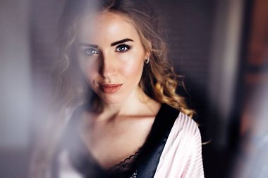 Güzel çok güzel bir gelin portresi.
