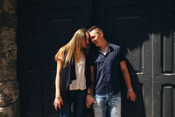 Beau portrait d'un jeune couple . — Photo