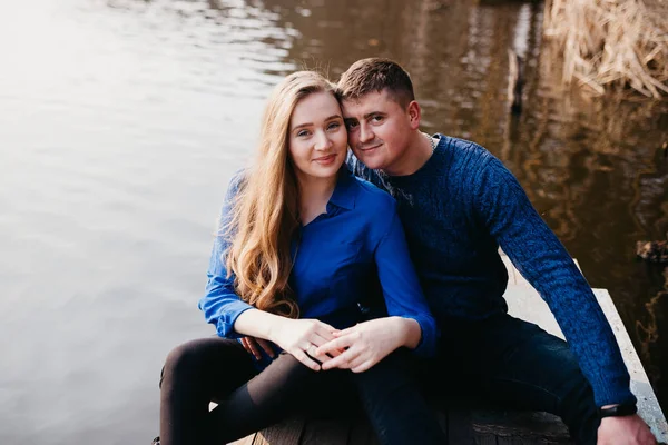 Hamile bir kadın ve kocası güzel portre.