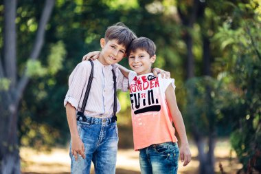 iki küçük kardeş