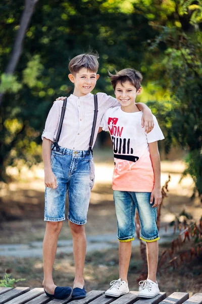 iki küçük kardeş