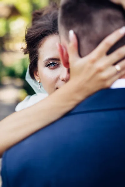 Porträtt av en fantastisk bröllop par. — Stockfoto