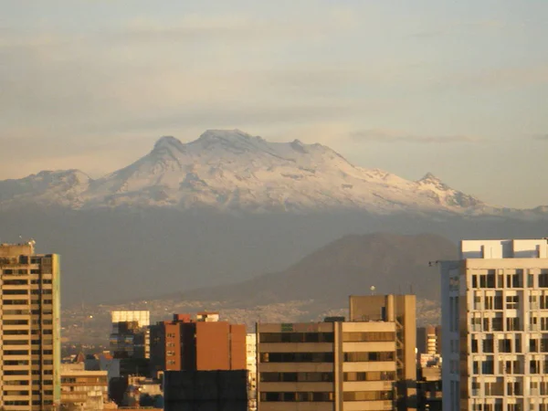 Snowed Izztlazihuatl Wulkan Widok — Zdjęcie stockowe